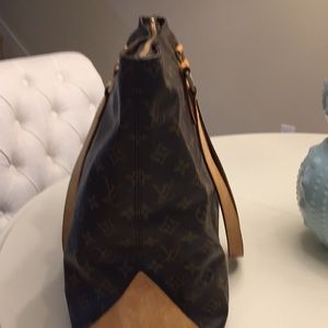 Authentic Louis Vuitton Cabos Piano Tote.